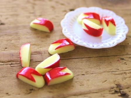 画像1: miniリアルなフルーツ【うさぎリンゴ】10個